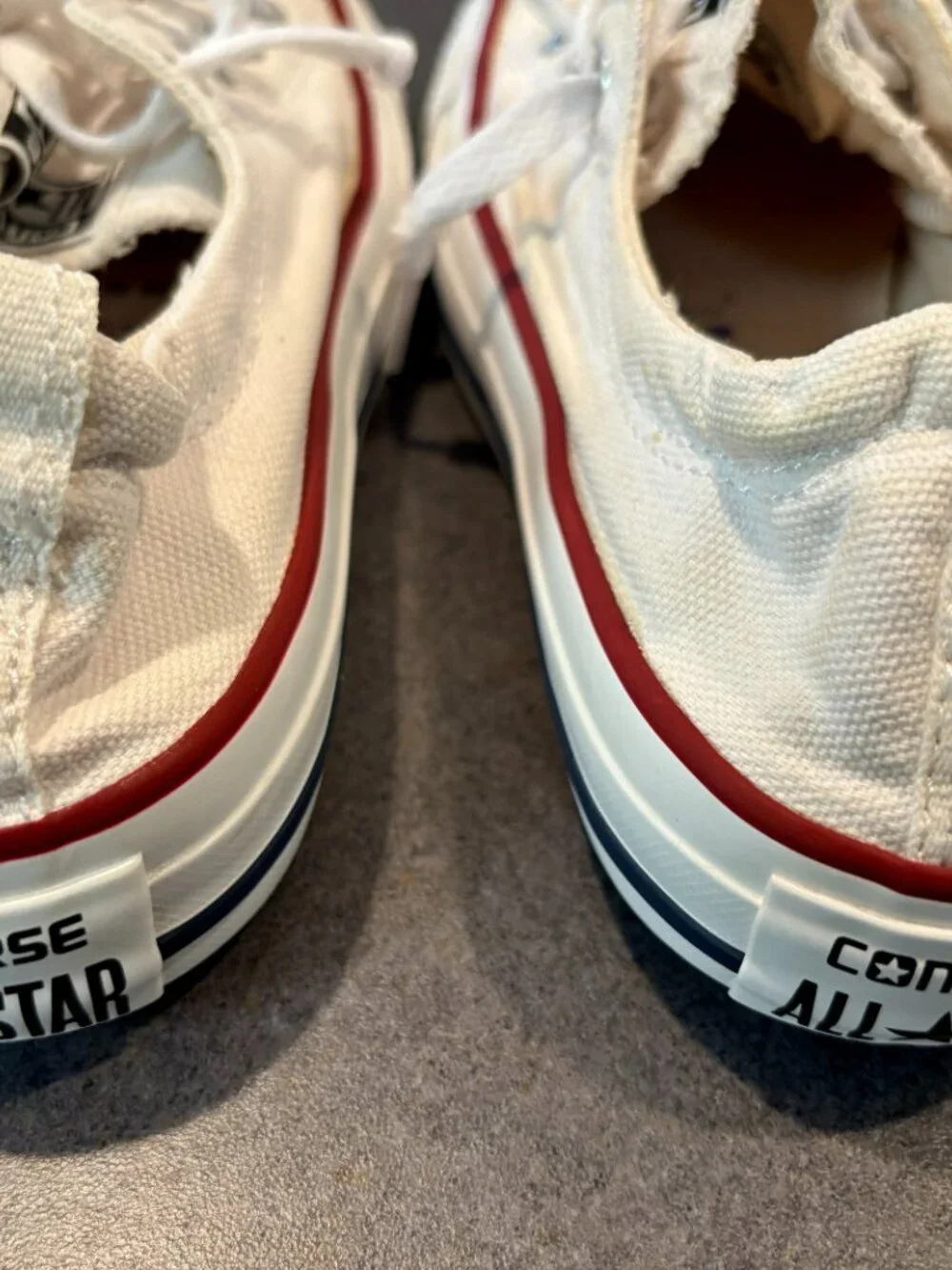 ~~Converse Chuck Taylor All Star Shoreline Slip-On White Women 6..GUC!!...